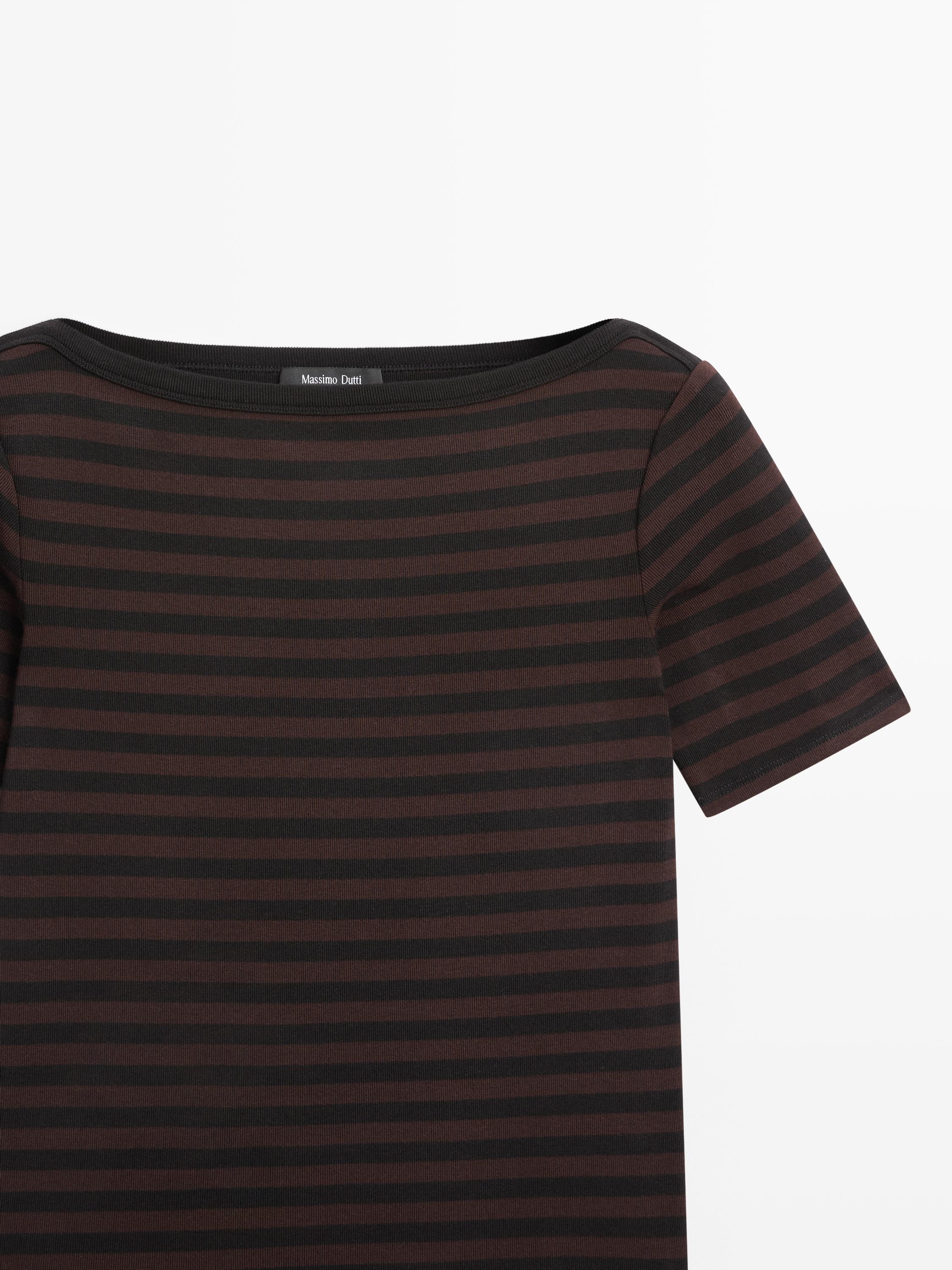 T-shirt manches courtes à col bateau et rayures